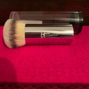 It Cosmetics Complexion Buki Brush
